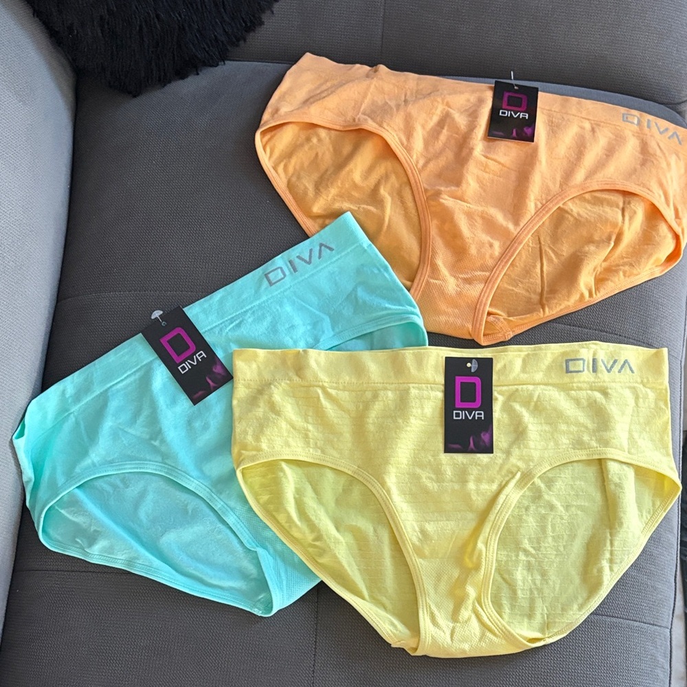 ❤️Diva Women's Panties - Lot 3 pieces or diferent colors 
Size small
